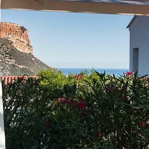 https://villa-mandine.fr-provencehotel.com